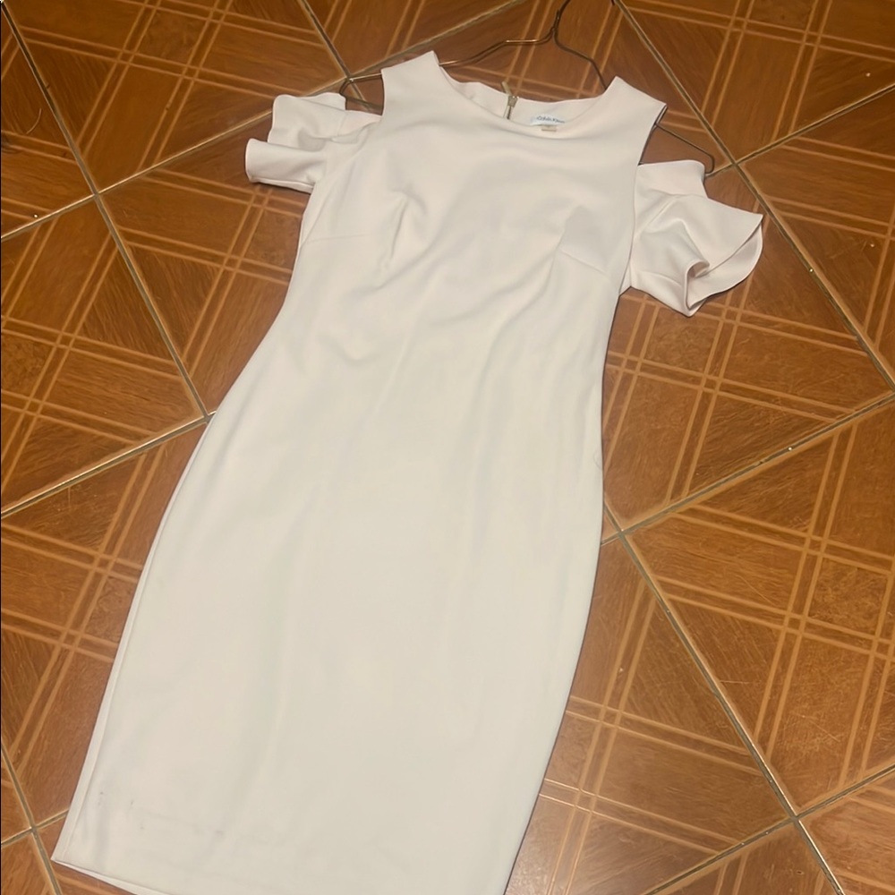 Elegant White Cold Shoulder Dress